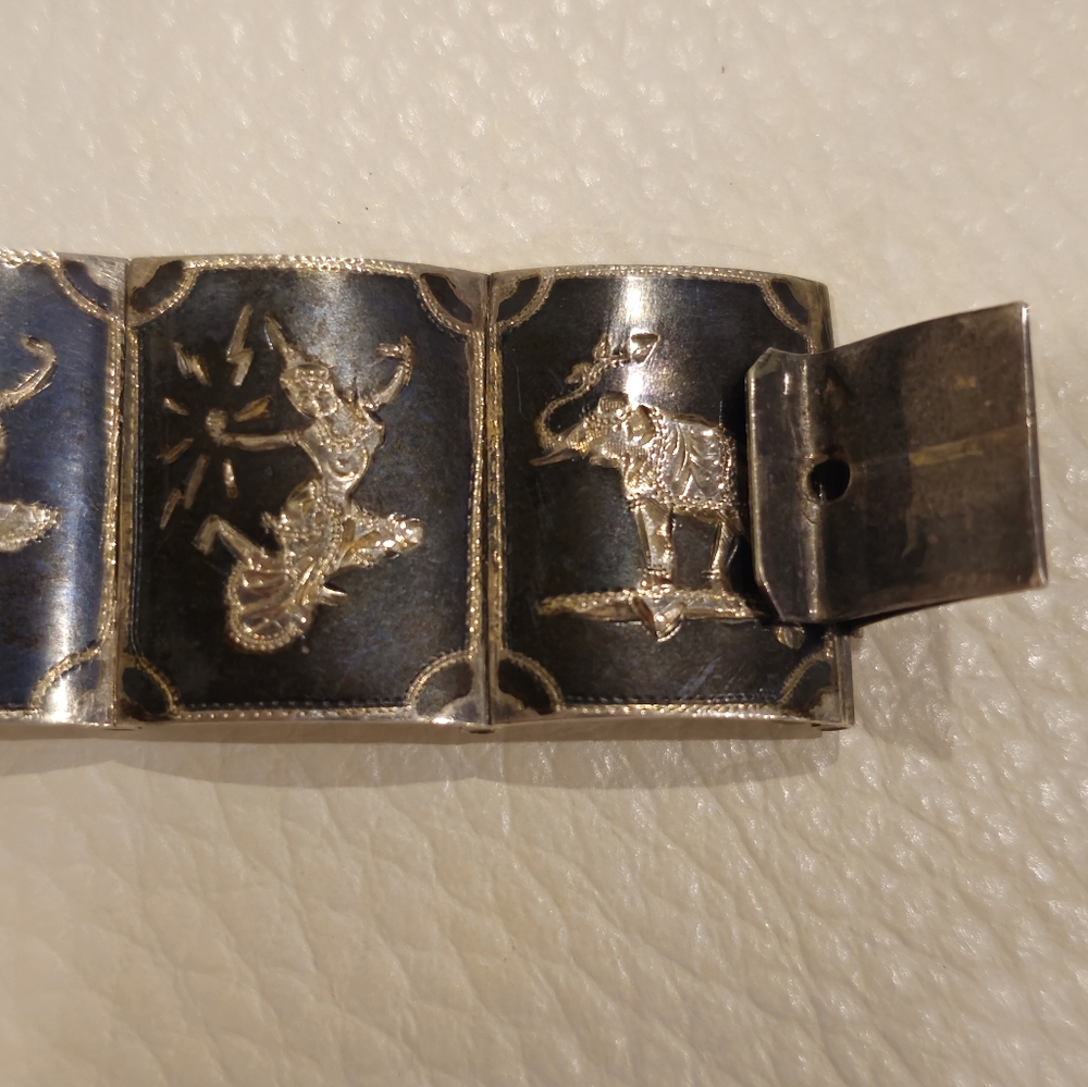 Vintage Sterling Silver Siam Bracelet - Picture 5 of 10